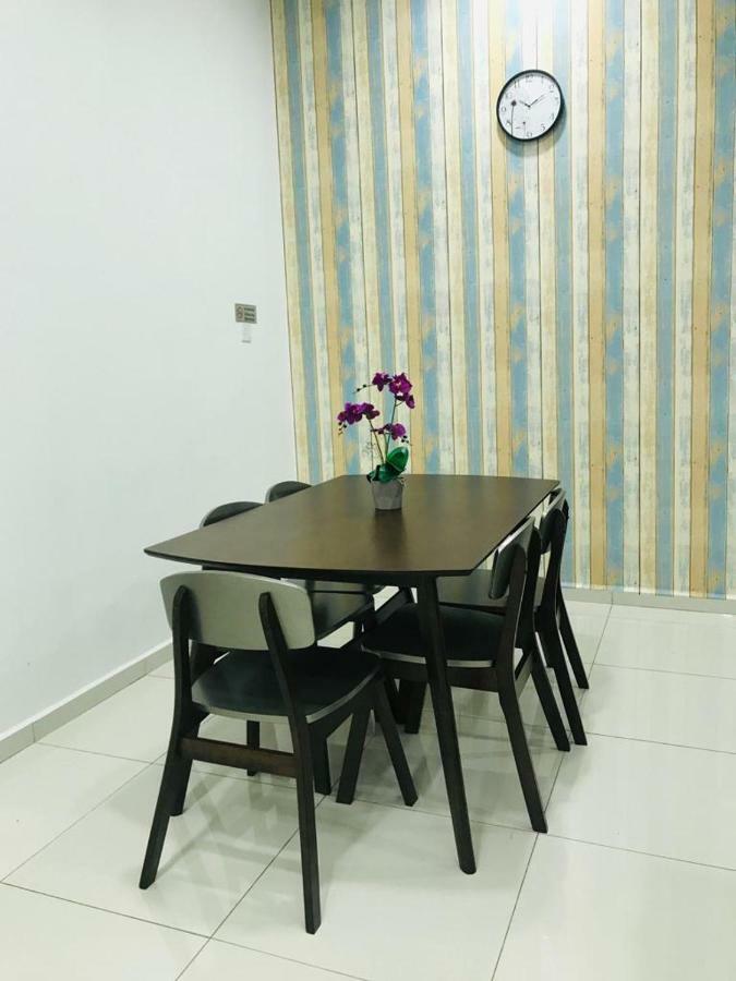 Z&M Homestay Jertih Bagian luar foto